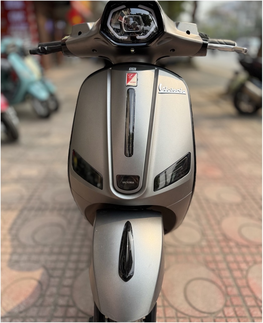 Người mới bắt đầu lái xe điện? Vespa Victoria V38 là lựa chọn an toàn